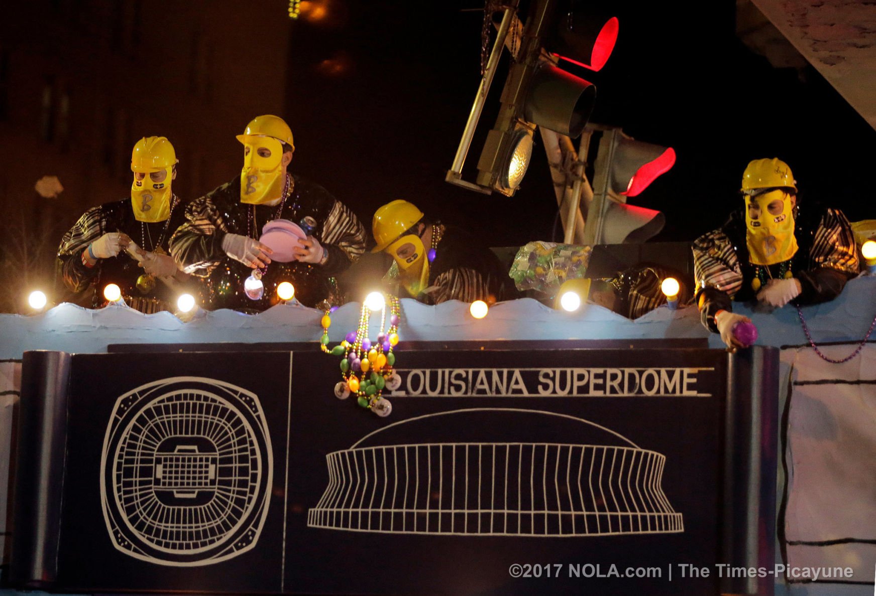 Krewe of Bacchus 2017 rolls in New Orleans: See Mardi Gras parade photos